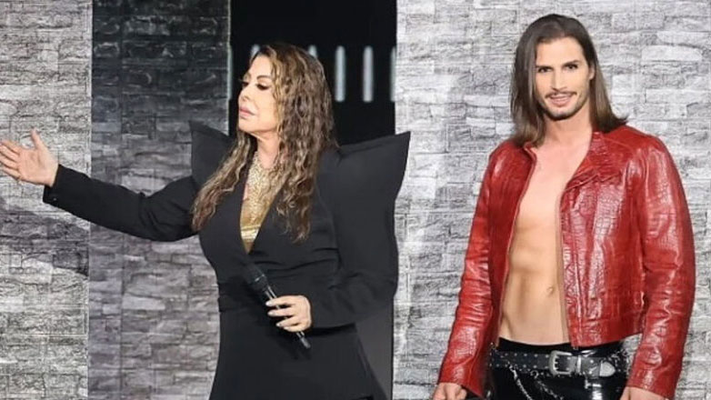 Άντζελα Δημητρίου: Όλη η αλήθεια για τη ξαφνική αποχώρησή της από το J2US – «Δεν είχε τη δύναμη να πηγαίνει ούτε στις πρόβες»