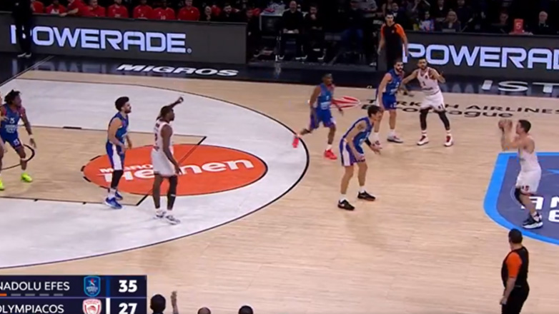 Ολυμπιακός: To τρομερό τρίποντο του Λαρεντζάκη κόντρα στην Αναντολού Εφές!