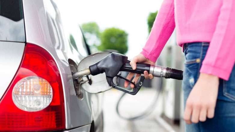 Γυναίκα οδηγός κατάφερε να βάλει 510 φορές βενζίνη εντελώς δωρεάν – Ποιο ήταν το κόλπο της;