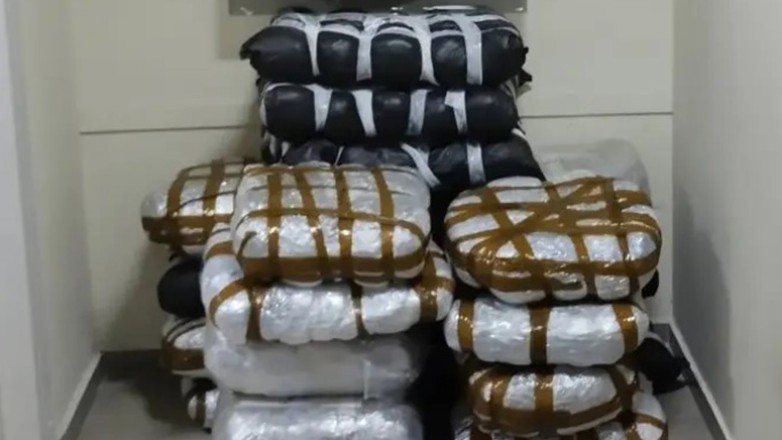 Ηγουμενίτσα: Προφυλακιστέοι ο αρχιφύλακας και ο συνεργός του για τη μεταφορά 100 κιλών κάνναβης