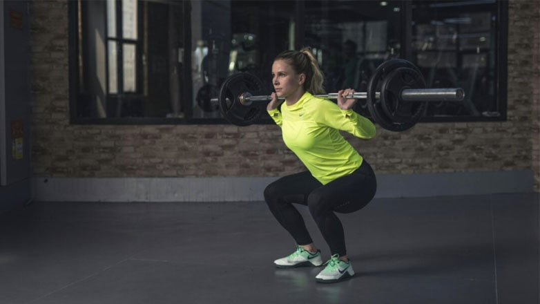 Πώς να κάνετε squats χωρίς να «διαλύσετε» την μέση σας