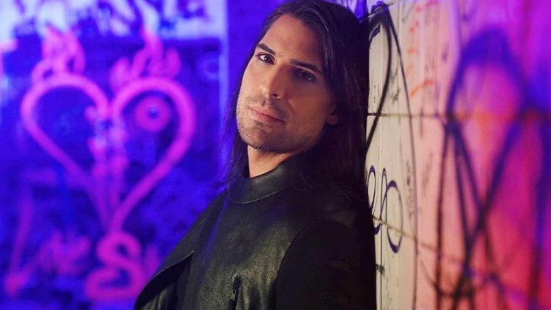 «Πανάθεμά σε»: Κυκλοφόρησε το νέο τραγούδι του Κωνσταντίνου Παπαδάκη