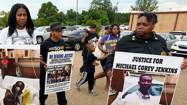 ΗΠΑ: Πρώην αστυνομικοί της πολιτείας του Μισισιπή καταδικάστηκαν σε φυλάκιση για τον βασανισμό δυο Αφροαμερικανών