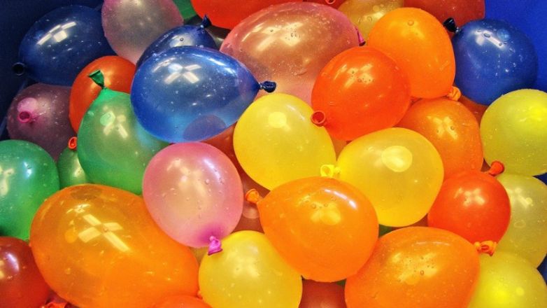 Σέρρες: Απείλησαν με καραμπίνα νεαρούς επειδή πέταξαν νερομπάλονα στο αυτοκίνητό τους