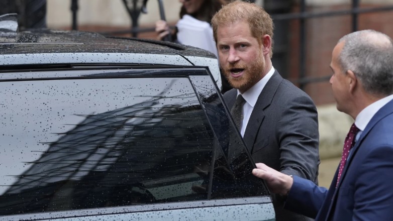 Πρίγκιπας Χάρι: Εξασφάλισε μια νέα δίκη εναντίον εφημερίδας ταμπλόιντ