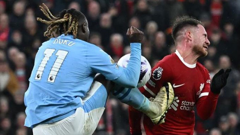 Οι εξηγήσεις των διαιτητών γιατί δεν δόθηκε πέναλτι στη Λίβερπουλ στο ντέρμπι με τη Σίτι