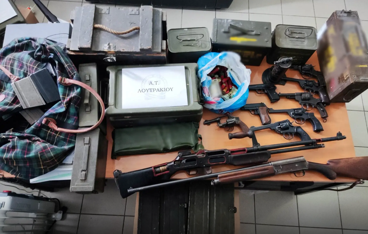 Λουτράκι: Συνταξιούχος στρατιωτικός είχε μετατρέψει το σπίτι του σε οπλοστάσιο