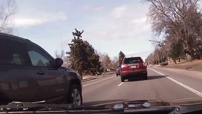 Έβαλε κόρνα τρένου στο Ι.Χ. του και τον έχει σώσει από αρκετά τροχαία (βίντεο)