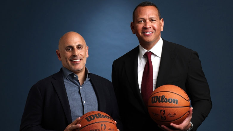 ΝΒΑ: Με νέο επενδυτή συνεχίζεται η πώληση των Τίμπεργουλβς σε Ροντρίγκεζ και Λορ