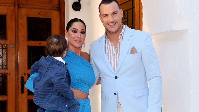 Σάκης Αρσενίου & Λαμπρινή Πλεύρη: Βάφτισαν τον γιο τους στο Ψυχικό