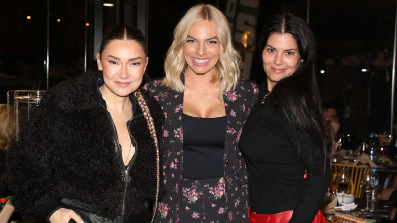 Λαμπερές παρουσίες σε βραδινό event σε εστιατόριο με ασιατική κουζίνα στην Αγία Παρασκευή