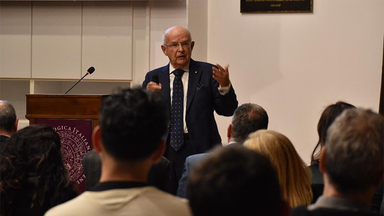 Η γραμμική γραφή Β, από το ανάκτορο της Πύλου, στο έργο των αρχαιολόγων Louis Godart και Anna Sacconi