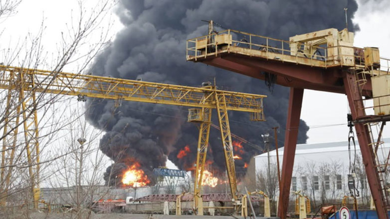 Τα ρωσικά διυλιστήρια πετρελαίου είναι νόμιμοι στόχοι για τις ουκρανικές δυνάμεις, δηλώνει το Κίεβο Τα ρωσικά διυλιστήρια πετρελαίου είναι νόμιμοι στόχοι για τις ουκρανικές δυνάμεις, δηλώνει το Κίεβο