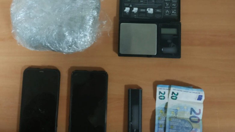 Γλυφάδα: Συνελήφθησαν ανήλικοι για διακίνηση ναρκωτικών