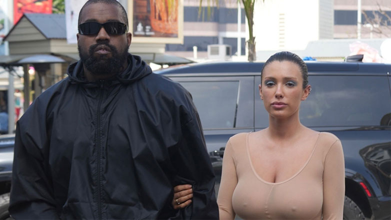 Η Bianca Censori «ξέχασε» να βάλει σουτιέν!