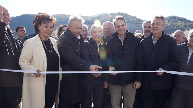 Εγκαίνια για το… γάμο του Καραγκιόζη