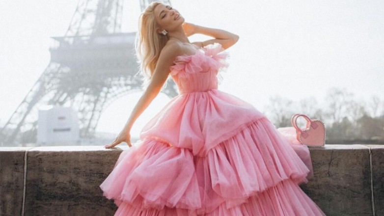 Χαμός στα σχόλια σε βίντεο της Ιωάννας Τούνη για επίδειξη χρημάτων