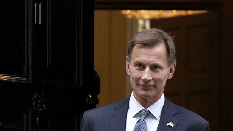 Ο Βρετανός υπουργός Οικονομικών Χαντ αμφισβητεί τη ρωσική εκδοχή για το μακελειό