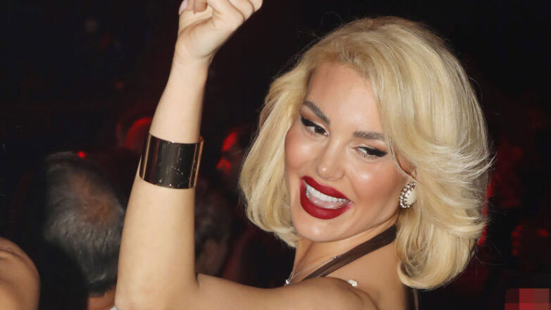 Αλεξάνδρα Παναγιώταρου: Πήγε στον Αντώνη Ρέμο και την «έθαψαν» με λουλούδια