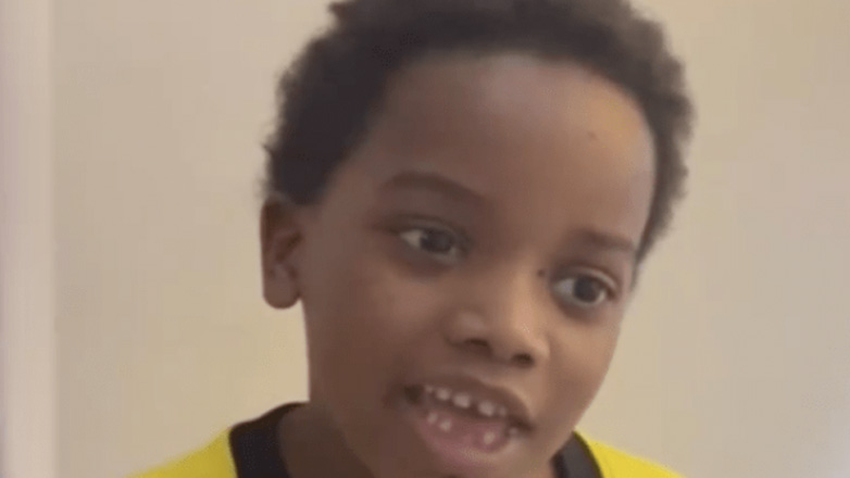 Τρομερό βίντεο της ΠΑΕ ΑΕΚ για την 25η Μαρτίου: Ο γιος του Λιβάι Γκαρσία τραγουδά το «Μάνα μου τα κλεφτόπουλα»!