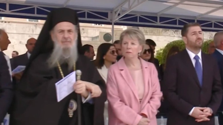 Έλ. Ακρίτα: Καταγγέλλει δημόσια την ΕΡΤ – Την «έκοψε» από τις παρελάσεις