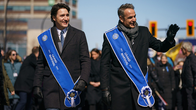 Μητσοτάκης και Τριντό παρακολούθησαν την παρέλαση για την 25η Μαρτίου στο Μόντρεαλ