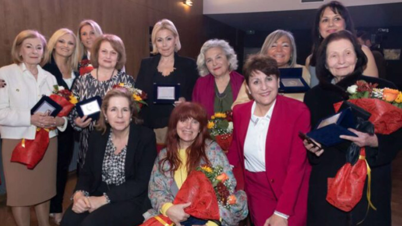 Λάμψη και συγκίνηση στα Βραβεία «Καλλιρρόη» Λάμψη και συγκίνηση στα Βραβεία «Καλλιρρόη»