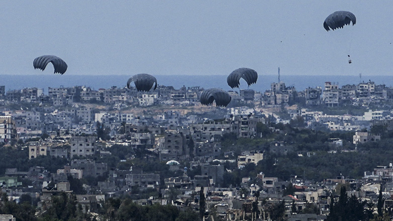 Βρετανία: Πρώτη ρίψη ανθρωπιστικής βοήθειας στη Γάζα