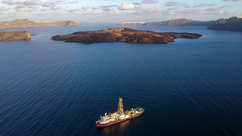 Μια μεγάλη υποβρύχια έκρηξη στην καλδέρα της Σαντορίνης αποκάλυψε διεθνής ερευνητική ομάδα