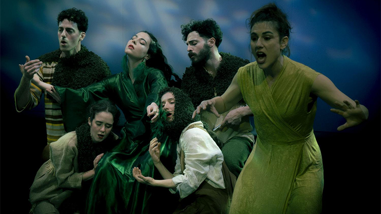 «Όνειρο καλοκαιρινής νύχτας»: Δείτε φωτογραφίες από το αριστούργημα του Σαίξπηρ που ανεβαίνει στο Πλύφα