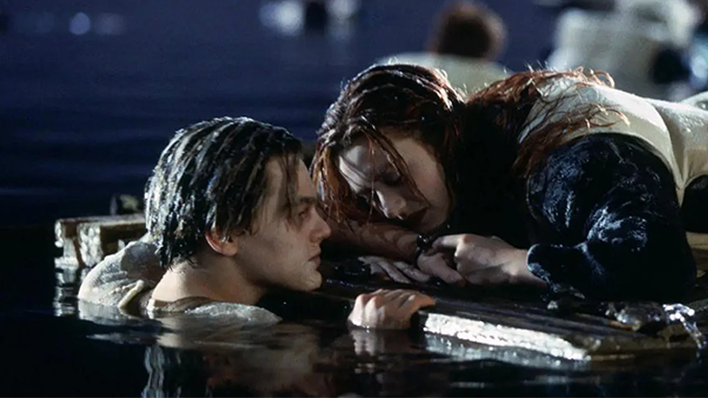  «Τιτανικός»: Πωλήθηκε σε δημοπρασία, η σανίδα που έσωσε τη «Ρόουζ» για πάνω από 0.000