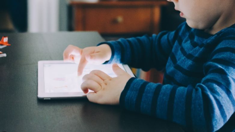 Ένα στα έξι παιδιά έχει πέσει θύμα παρενόχλησης μέσω διαδικτύου