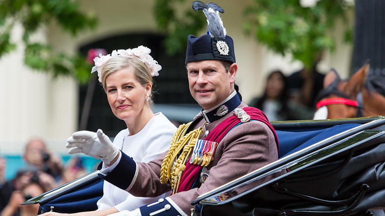 Στον πρίγκιπα Έντουαρντ τα «ηνία» της βασιλικής οικογένειας