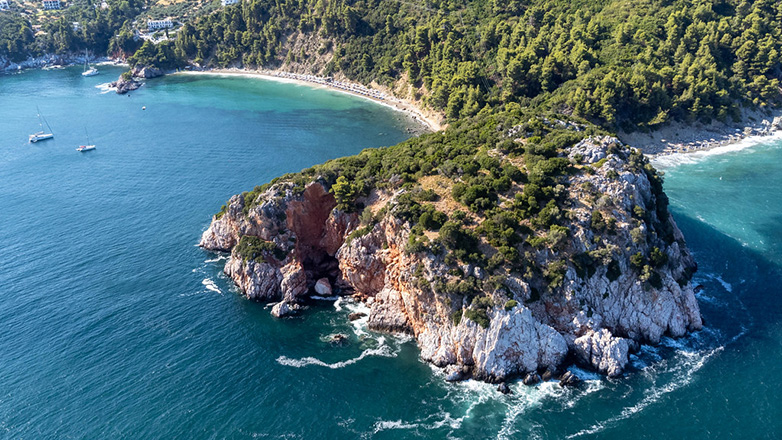 Η Σκόπελος στα εννιά «μυστικά» νησιά της Μεσογείου για τους Γερμανούς