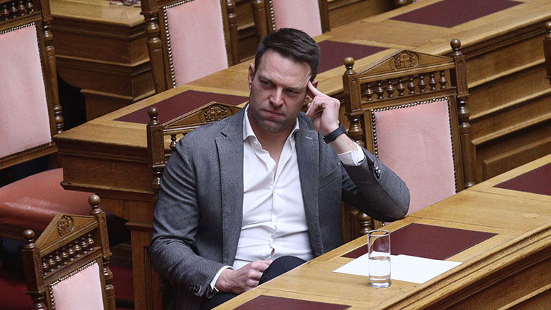 Κασσελάκης προς Μητσοτάκη: «Γιατί διώξατε τους δύο στενότερους συνεργάτες σας μετά την επίσκεψη τους;»