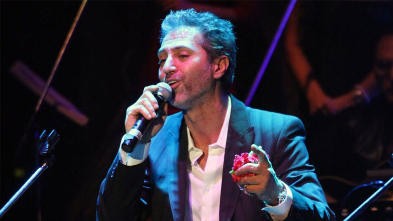 Εσπευσμένα στο νοσοκομείο ο Δημήτρης Κόκοτας – Σε κρίσιμη κατάσταση ο τραγουδιστής