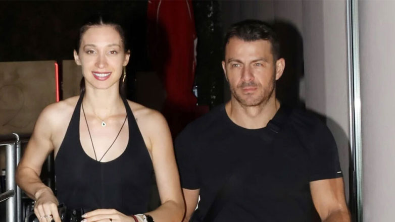 Ο Γιώργος Αγγελόπουλος σήκωσε on air το τηλέφωνο στη Δήμητρα Βαμβακούση επειδή τον έπαιρνε επανειλημμένα