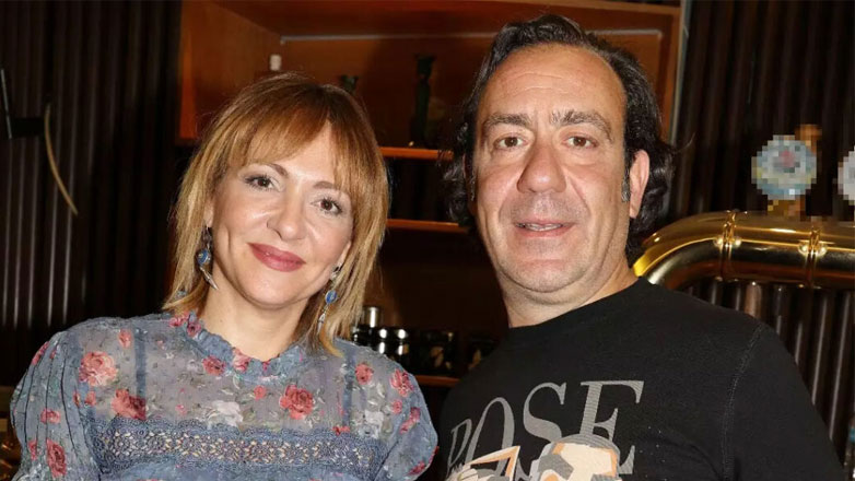 H Υρώ Λούπη μας ξεναγεί το σπίτι της στην Ερέτρια – Ο Σωτήρης Καλυβάτσης ονόμασε την αυλή «Πλατεία Βόθρου»