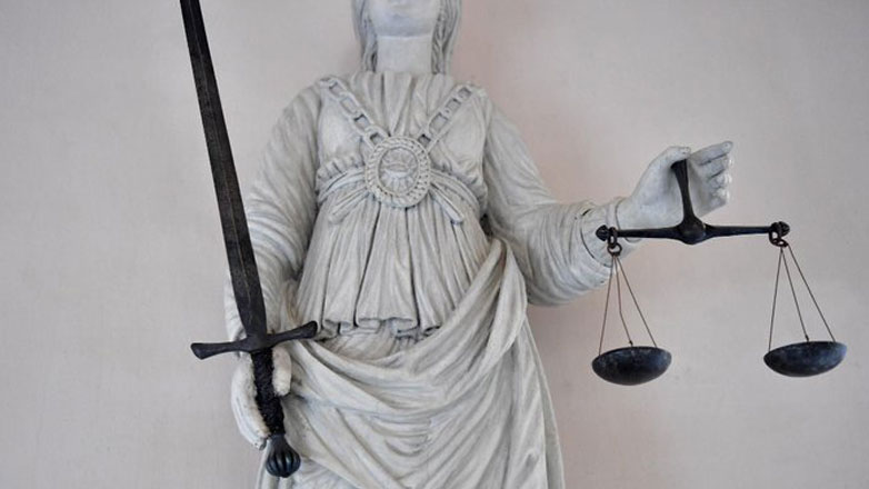 Γαλλία: Ποινή κάθειρξης 19 ετών ζήτησε ο εισαγγελέας στη δίκη του «βιαστή του Tinder»