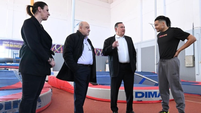 Στίβος: Επίσκεψη Σπύρου Καπράλου στο κλειστό προπονητήριο του ΟΑΚΑ