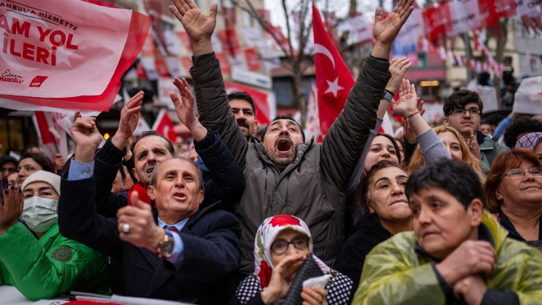 Δημοτικές εκλογές σήμερα στην Τουρκία – O Ιμάμογλου απέναντι στον «εκλεκτό» του Ερντογάν στην Κωνσταντινούπολη