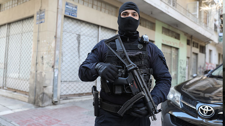 Σε εξέλιξη μεγάλη αστυνομική επιχείρηση στην Αττική για τη σύλληψη μελών εγκληματικής οργάνωσης