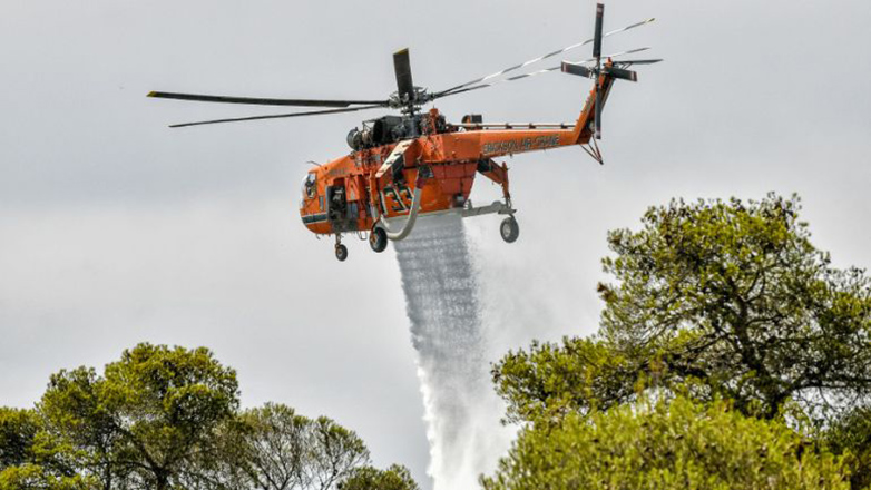Μαίνεται για 3η μέρα η φωτιά στα Πιέρια όρη