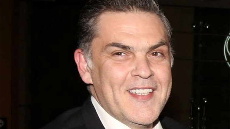 «Μπαμπάδες με ρούμι»: Οι παραστάσεις συνεχίζονται έως την Κυριακή 28 Απριλίου