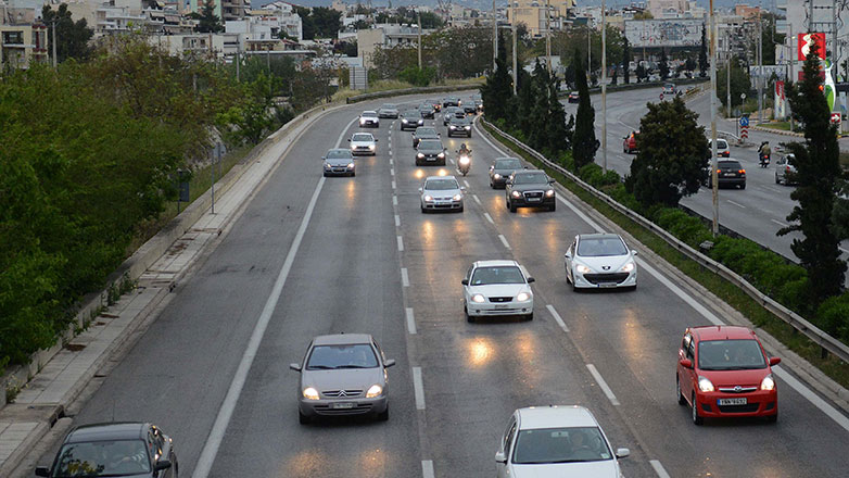 Ανετράπη στρατιωτικό όχημα στην Αθηνών – Λαμίας
