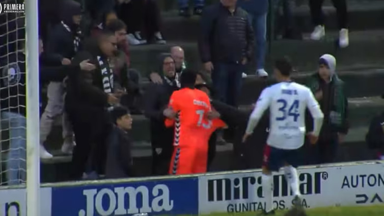 Ισπανία: Παίκτης τιμωρήθηκε επειδή αντέδρασε σε ρατσιστική επίθεση που δέχτηκε!