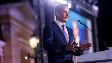 Μητσοτάκης στο 15ο συνέδριο της ΝΔ: «Τα περιπολικά γίνονται και ταξί και ασθενοφόρα»