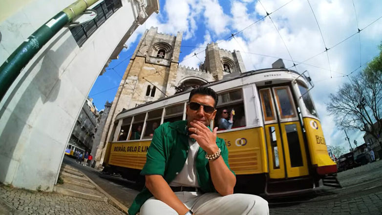 Πέτρος Ιακωβίδης: Μας ταξιδεύει στη Λισαβόνα με το νέο του video clip