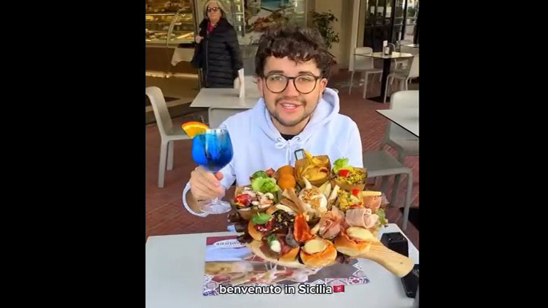 Γι’ αυτό θα μείνουμε χωρίς τουρισμό – Μόνο 15 ευρώ στη Σικελία μία ποικιλία γίγας μαζί με κοκτέιλ!