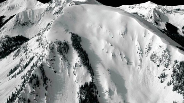 Ισημερινός: Χιονοστιβάδα παρέσυρε τρεις ορειβάτες Ισημερινός: Χιονοστιβάδα παρέσυρε τρεις ορειβάτες